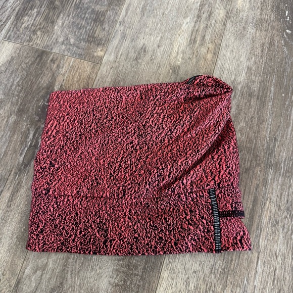 🍋 Lululemon Running Neck Gaiter - Orange & Black - Picture 3 of 3